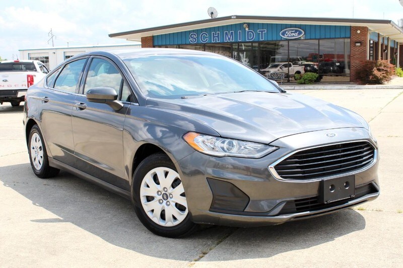 2020 Ford Fusion S photo 2