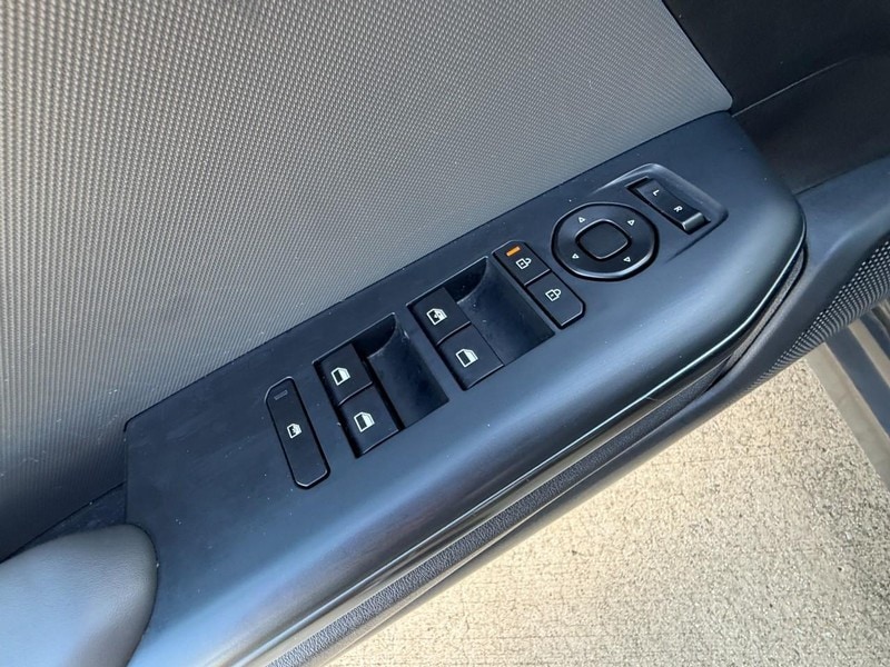 2025 Kia K4 LXS - Photo 21