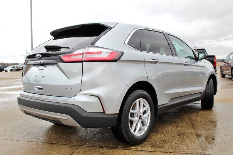 2024 Ford Edge SEL photo 4