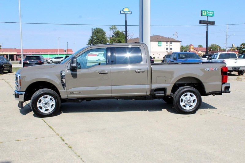 2026 Ford F-350 Super Duty XLT - Photo 6