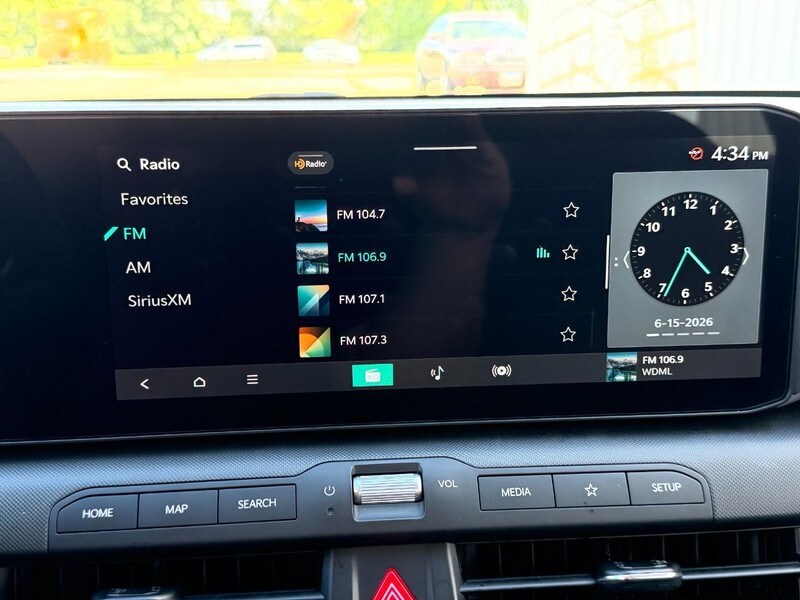 2025 Kia K4 LXS - Photo 34
