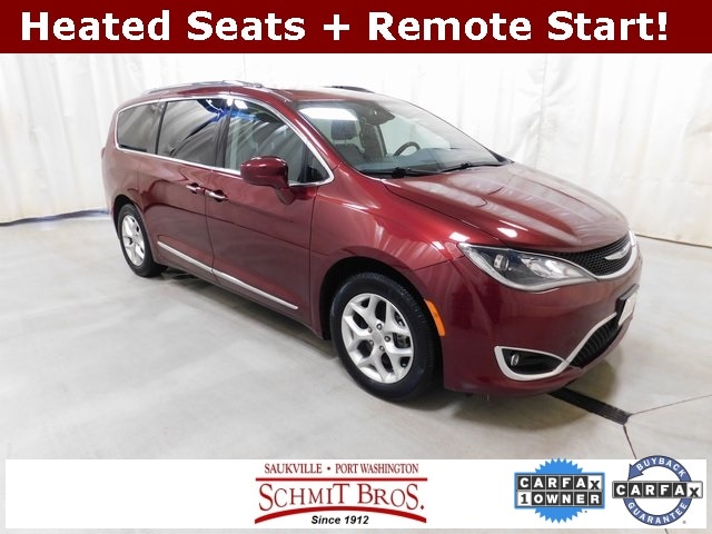 2020 Chrysler Pacifica Touring L's photo