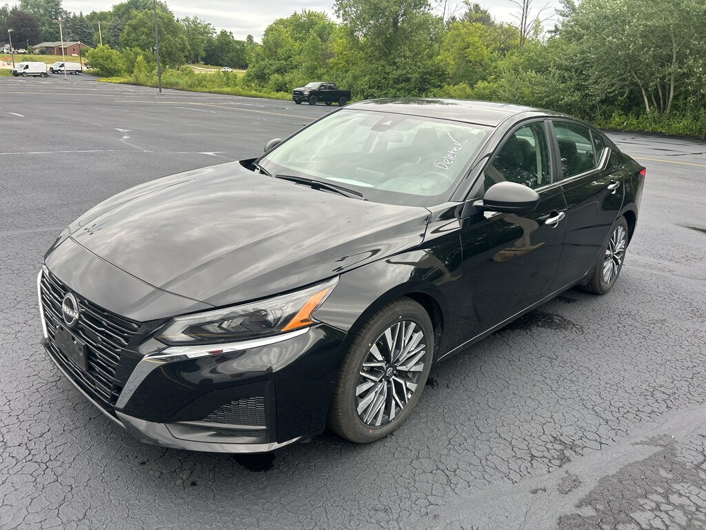 Used 2025 Nissan Altima SV Sedan