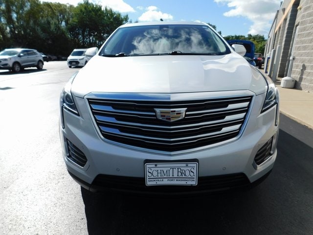 Used 2017 Cadillac XT5 Luxury with VIN 1GYKNDRS1HZ307653 for sale in Saukville, WI