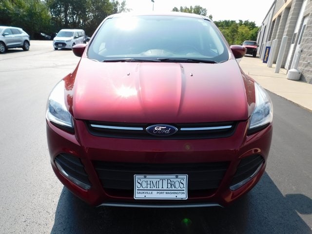 Used 2016 Ford Escape SE with VIN 1FMCU9GX7GUB91407 for sale in Saukville, WI