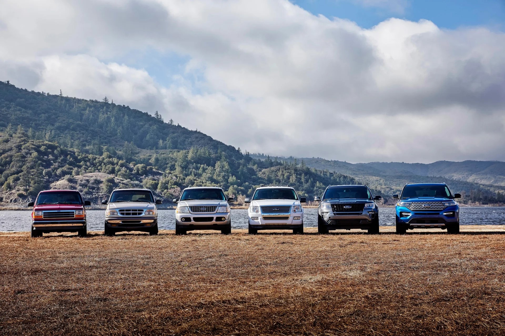 ford-explorer-generations-lineup.jpeg