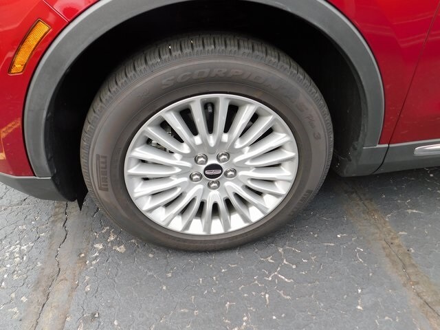 2019 Lincoln Nautilus Standard photo 4