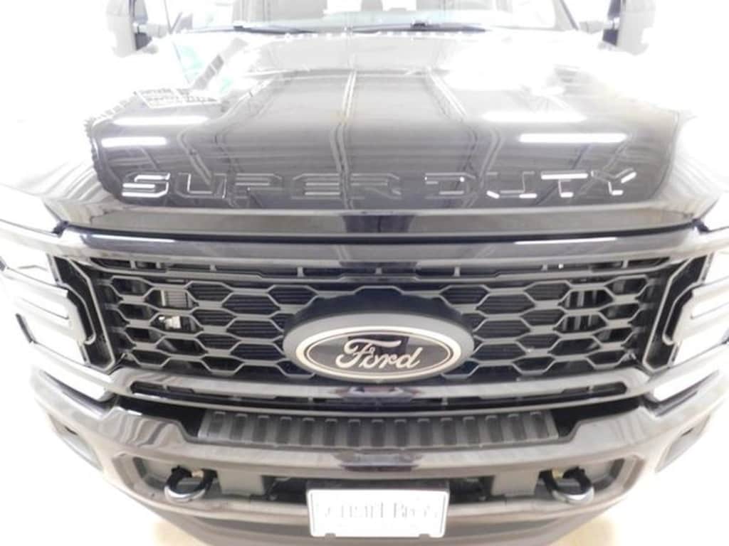 New 2026 Ford F-250 Lariat Crew Cab