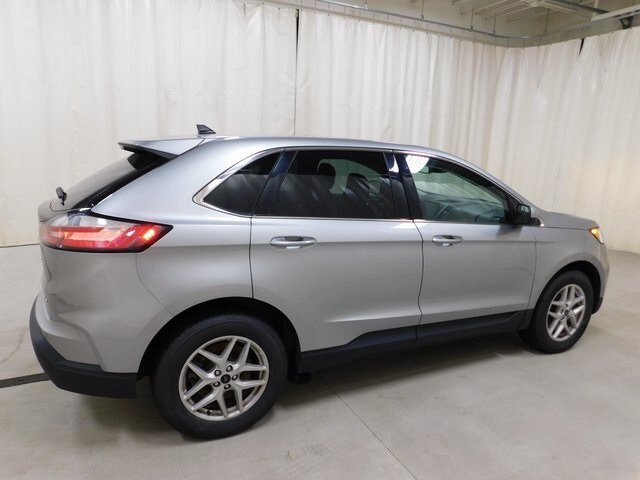 2023 Ford Edge SEL photo 3