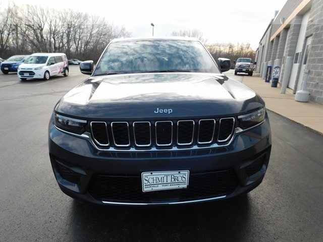 Used 2022 Jeep Grand Cherokee Laredo with VIN 1C4RJHAG6N8609441 for sale in Saukville, WI