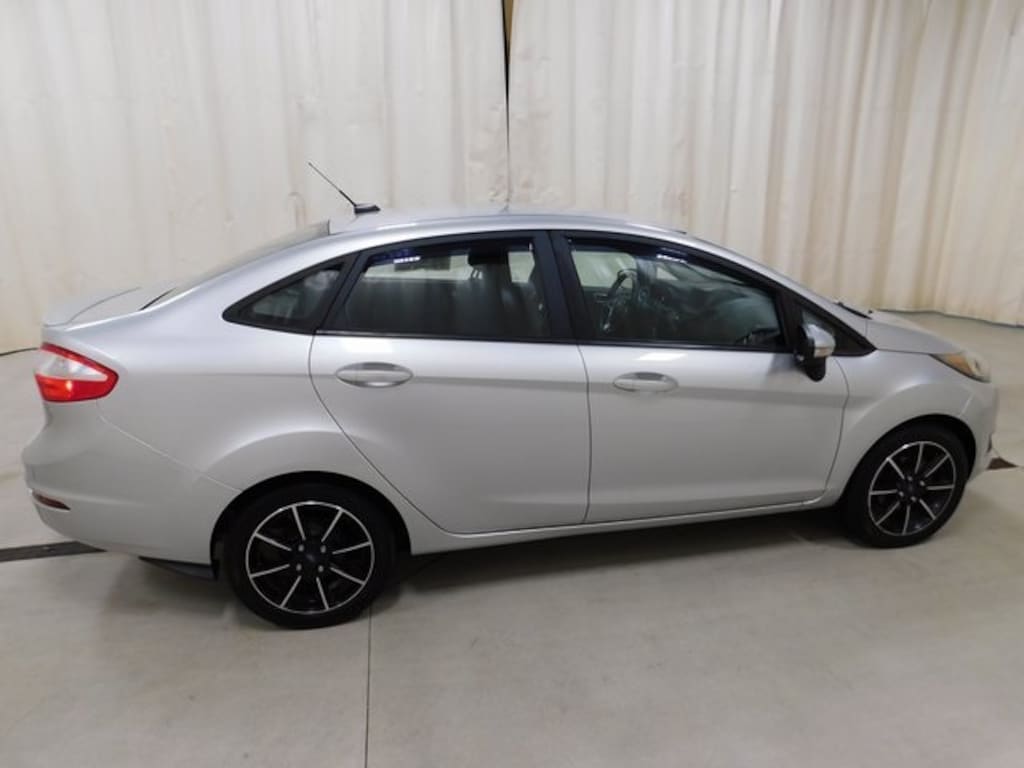 Used 2016 Ford Fiesta SE Sedan