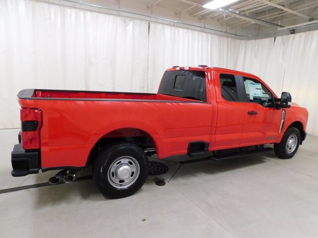2026 Ford F-350 photo 3