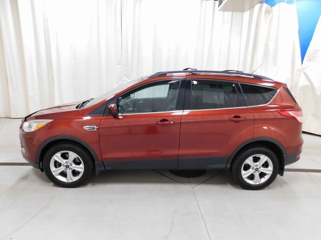 Used 2014 Ford Escape SE with VIN 1FMCU9G97EUB28189 for sale in Saukville, WI