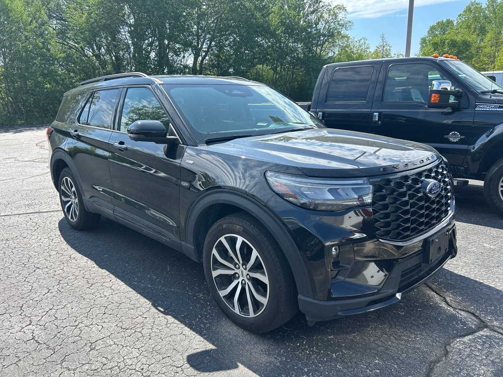2025 Ford Explorer ST-LINE 4WD (PL535)'s photo