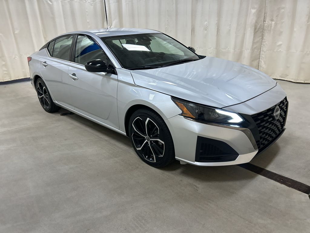 2024 Nissan Altima 2.5 SR Sedan