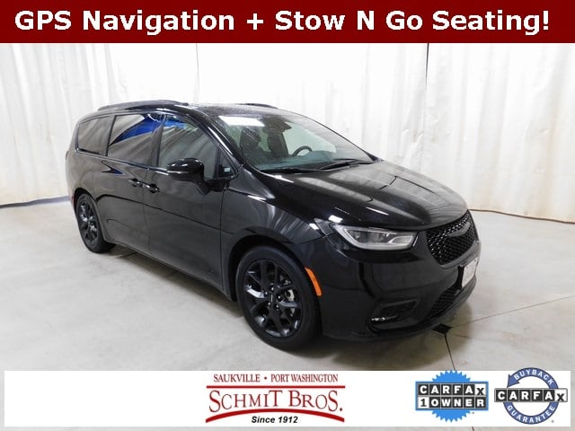 2025 Chrysler Pacifica Limited's photo