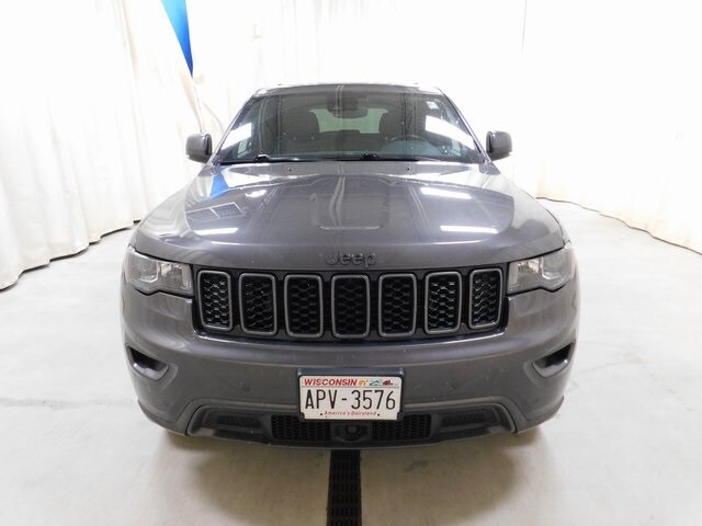 2021 Jeep Grand Cherokee Anniversary Edition photo 3