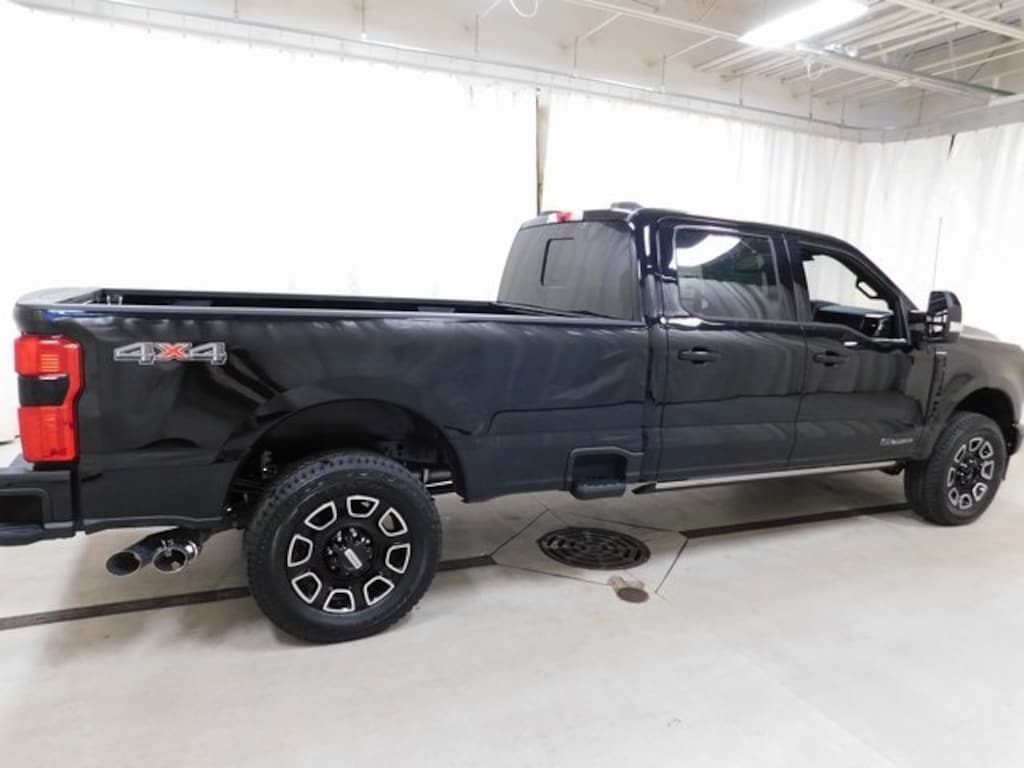 New 2026 Ford F-250SD Platinum Truck Crew Cab