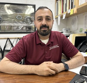 Staff member Mo Omari from ID_4931b6