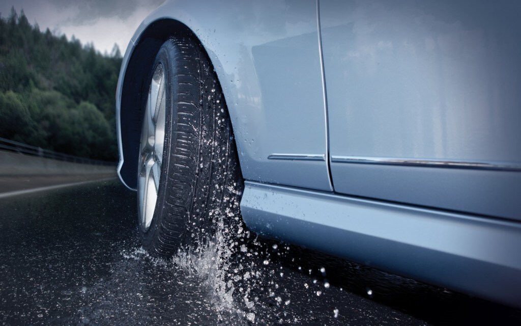 Tires%20in%20rain.jpg