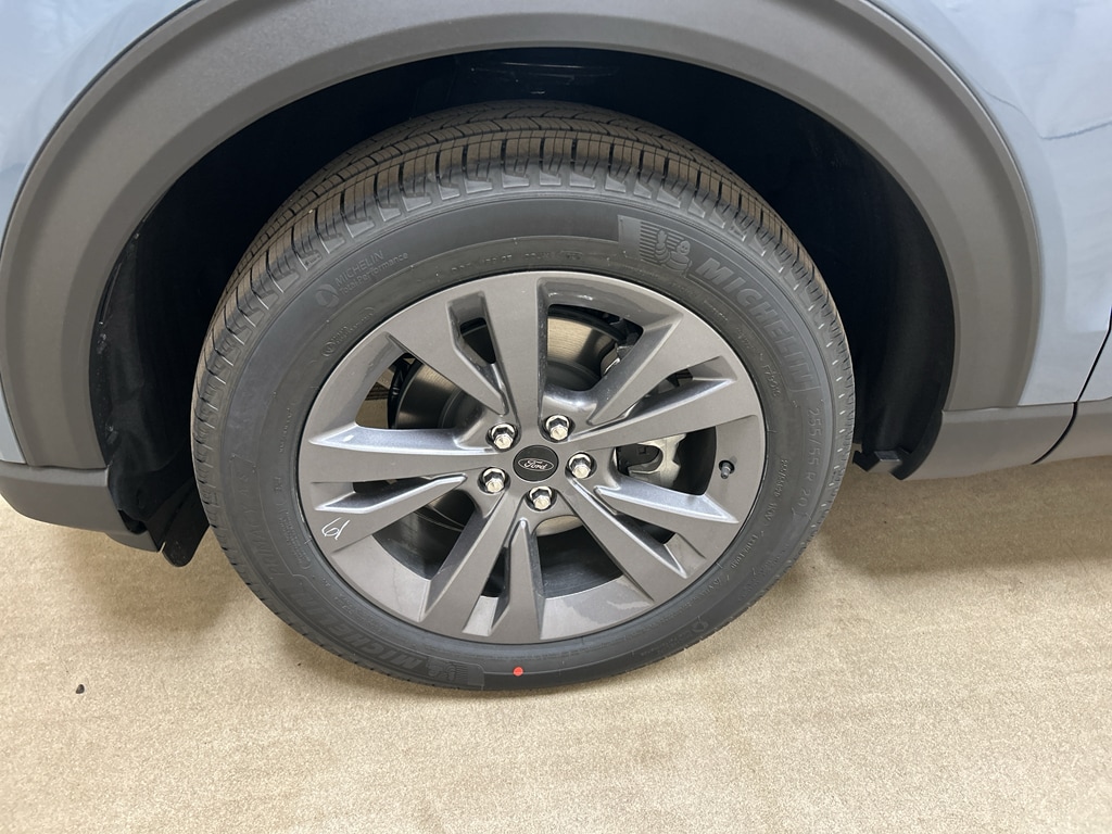 New 2026 Ford Explorer Active w/200A Pkg Sport Utility