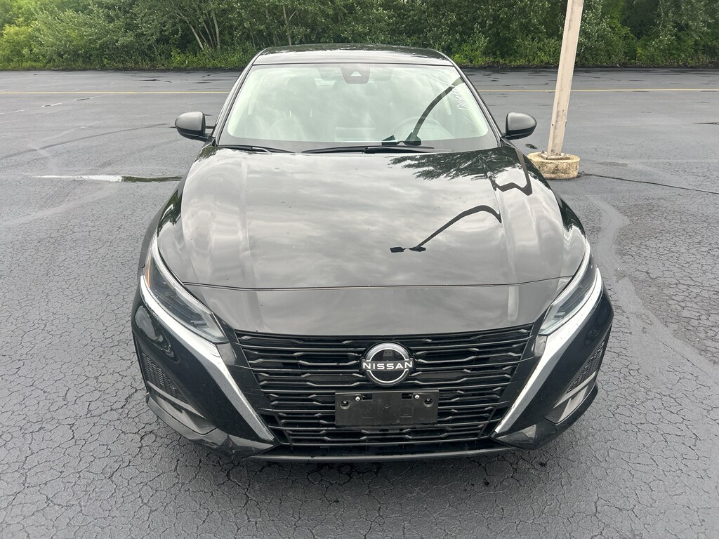 Used 2025 Nissan Altima SV Sedan