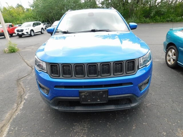 Used 2020 Jeep Compass Latitude with VIN 3C4NJDBBXLT143070 for sale in Saukville, WI