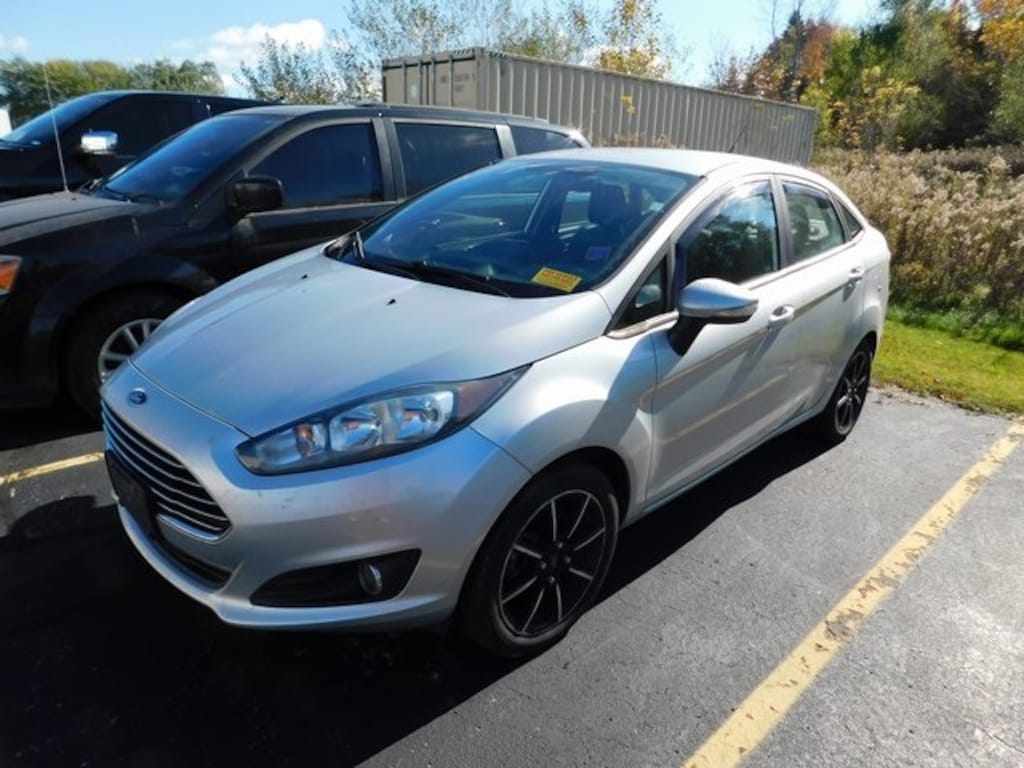 Used 2016 Ford Fiesta SE Sedan