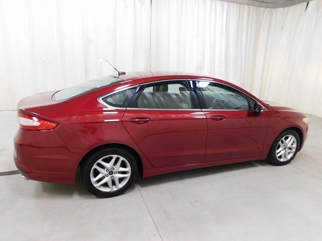 2014 Ford Fusion SE photo 3