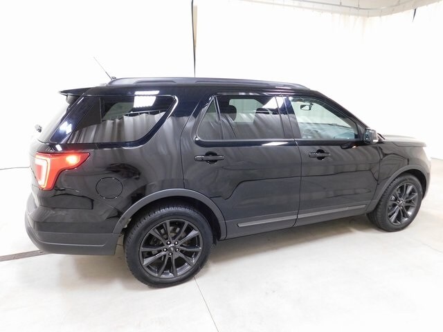 2018 Ford Explorer XLT photo 2