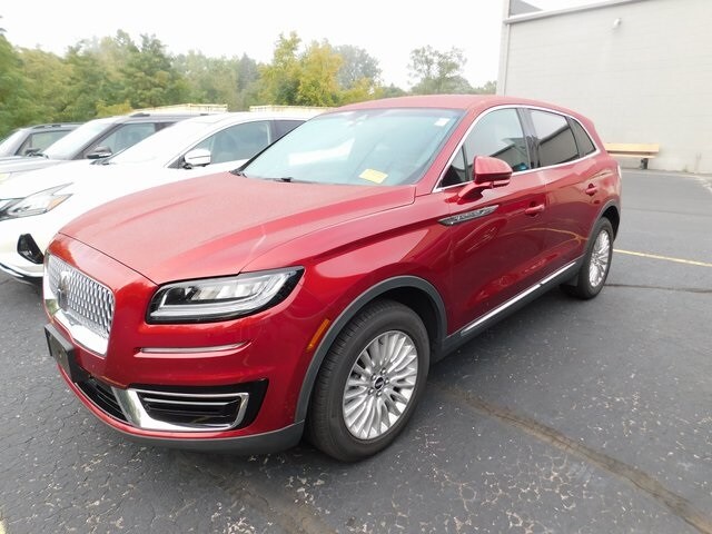 2019 Lincoln Nautilus Standard photo 3
