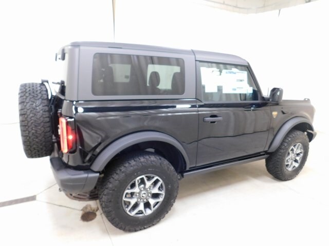 2025 Ford Bronco Badlands photo 2