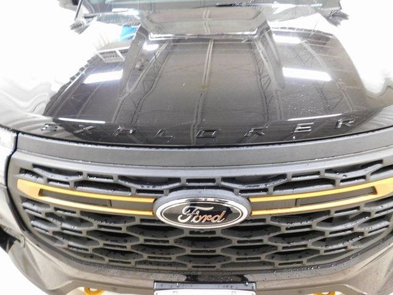 2026 Ford Explorer Tremor - Photo 14