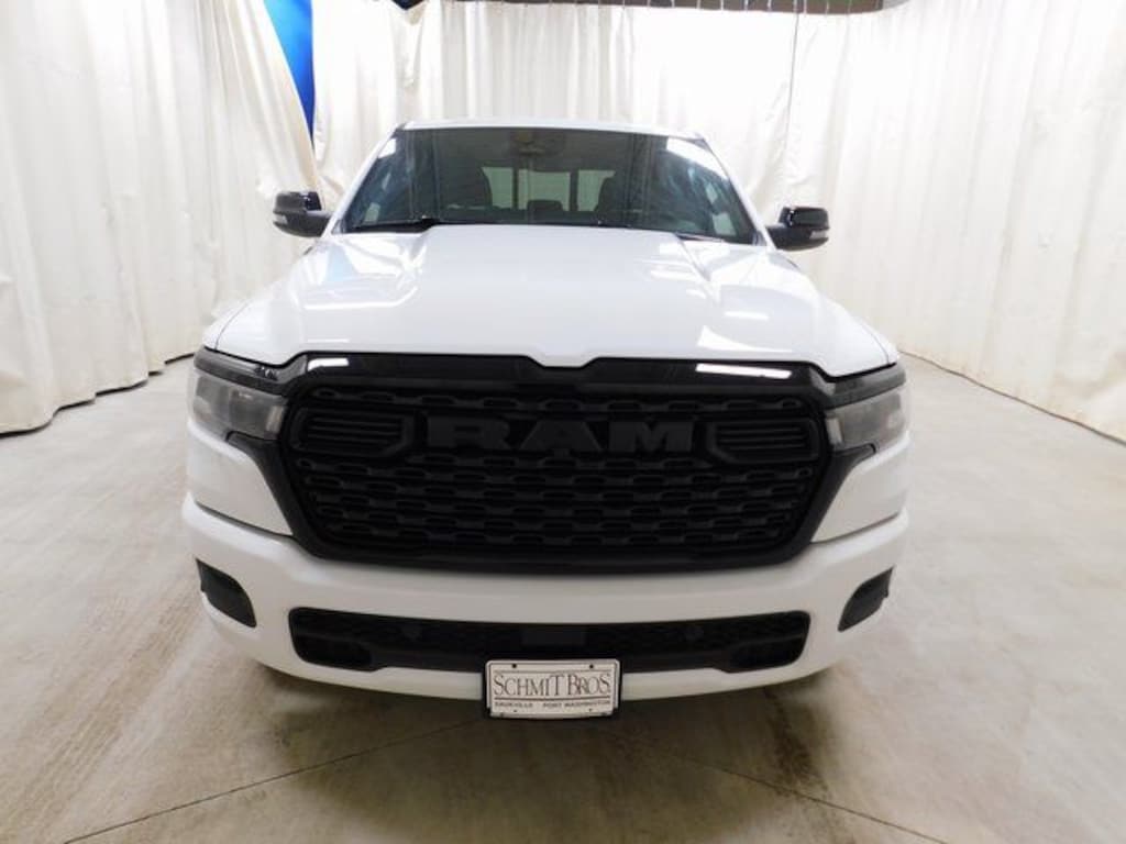 New 2026 Ram 1500 BIG HORN CREW CAB 4X4 5'7 BOX Pickup