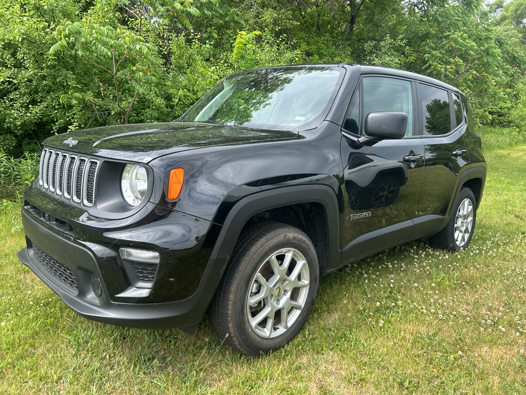 Used 2023 Jeep Renegade Latitude Sport Utility