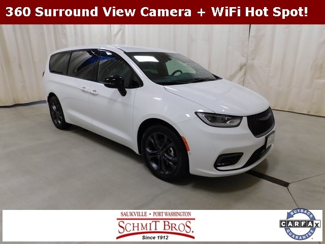 2026 Chrysler Pacifica Select's photo