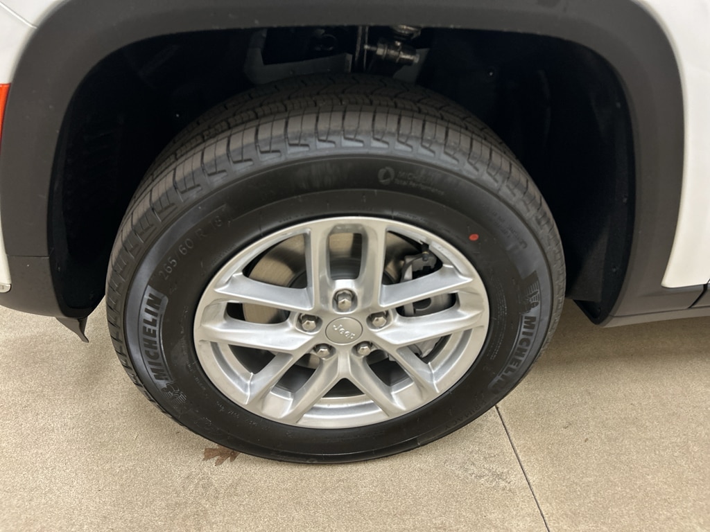 New 2026 Jeep Grand Cherokee L Laredo Sport Utility