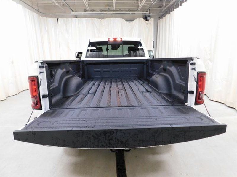 2026 RAM 3500 Tradesman - Photo 17