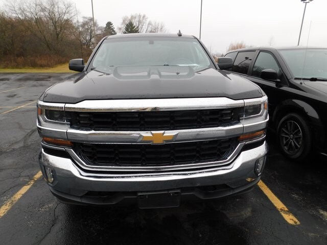 2016 Chevrolet Silverado 1500 LT photo 2
