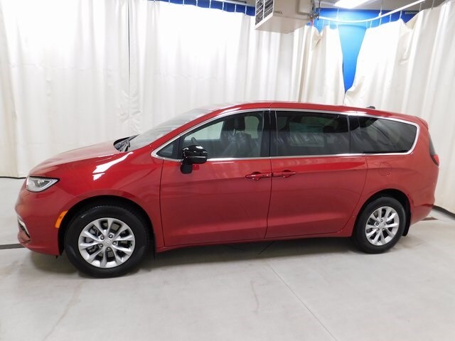 2025 Chrysler Pacifica photo 2