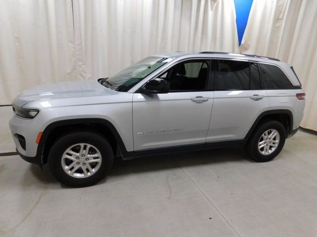 Used 2022 Jeep Grand Cherokee Laredo Sport Utility