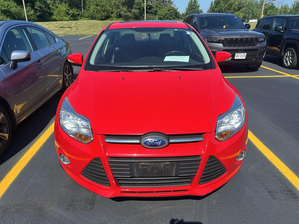 Used 2013 Ford Focus SE with VIN 1FADP3F26DL384299 for sale in Port Washington, WI