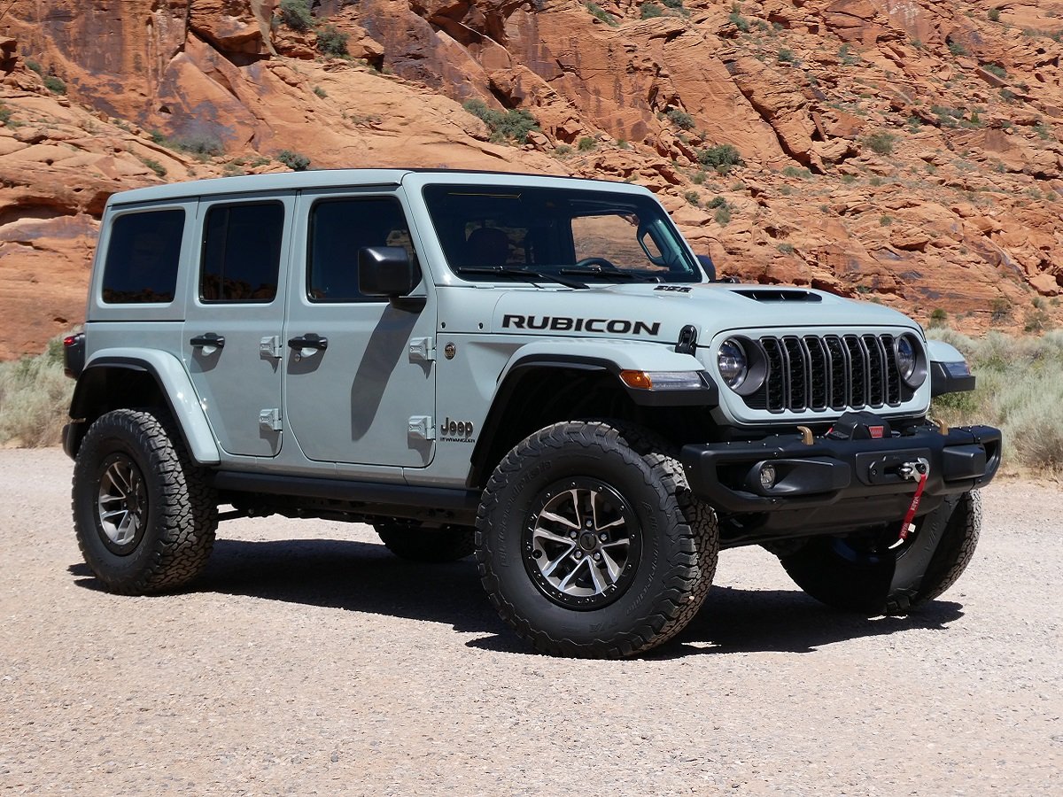 JDP_2024 Jeep Wrangler 392 Front Quarter View 2.jpg