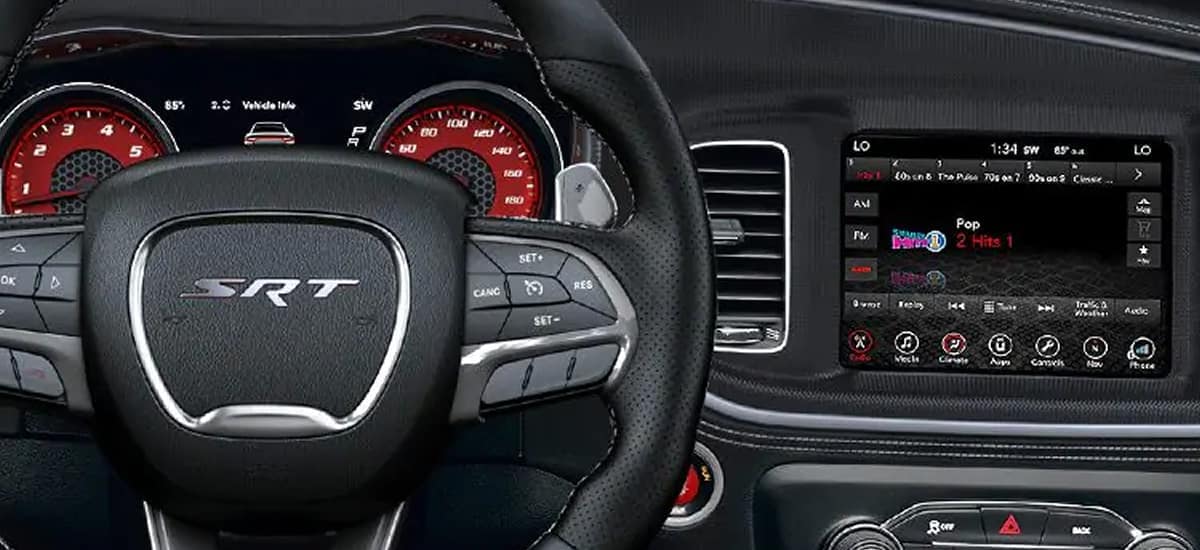 aventura-cjdr-2021-dodge-charger-tech.jpg