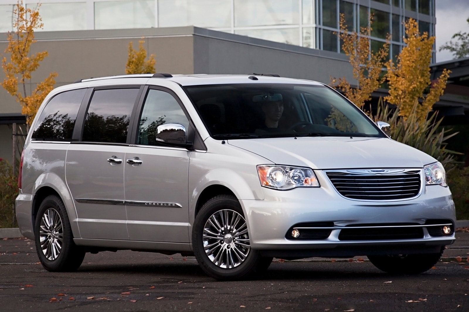 Chrysler%20Town%20and%20Country.jpg