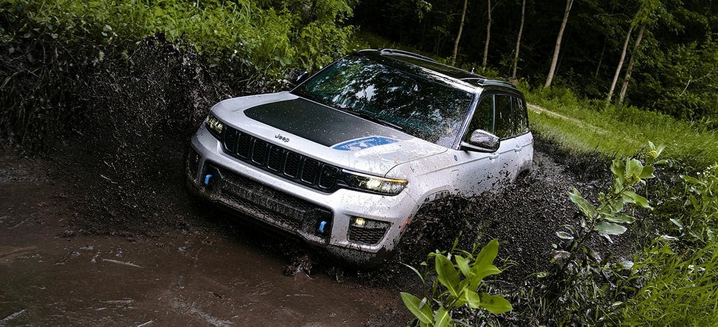 2023_Jeep_GrandCherokee_4xe_Water.jpg