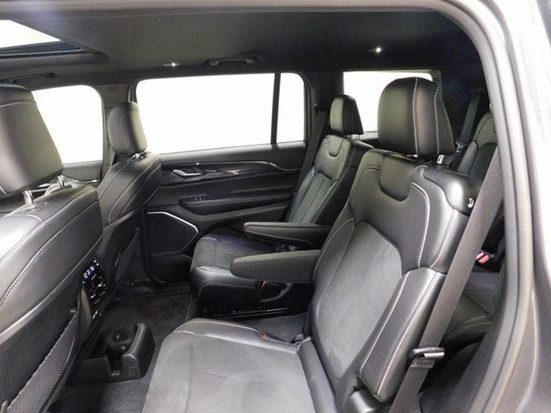 2022 Jeep Grand Cherokee L Altitude - Photo 10