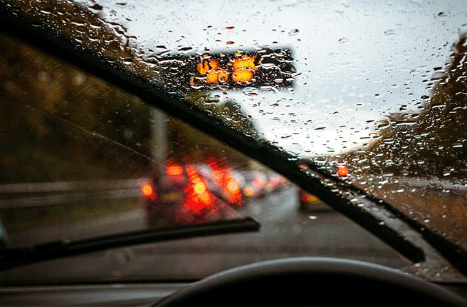 driving-in-rain-678x446.jpg