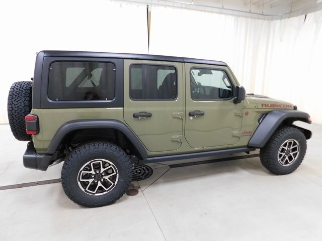 2025 Jeep Wrangler Rubicon photo 3