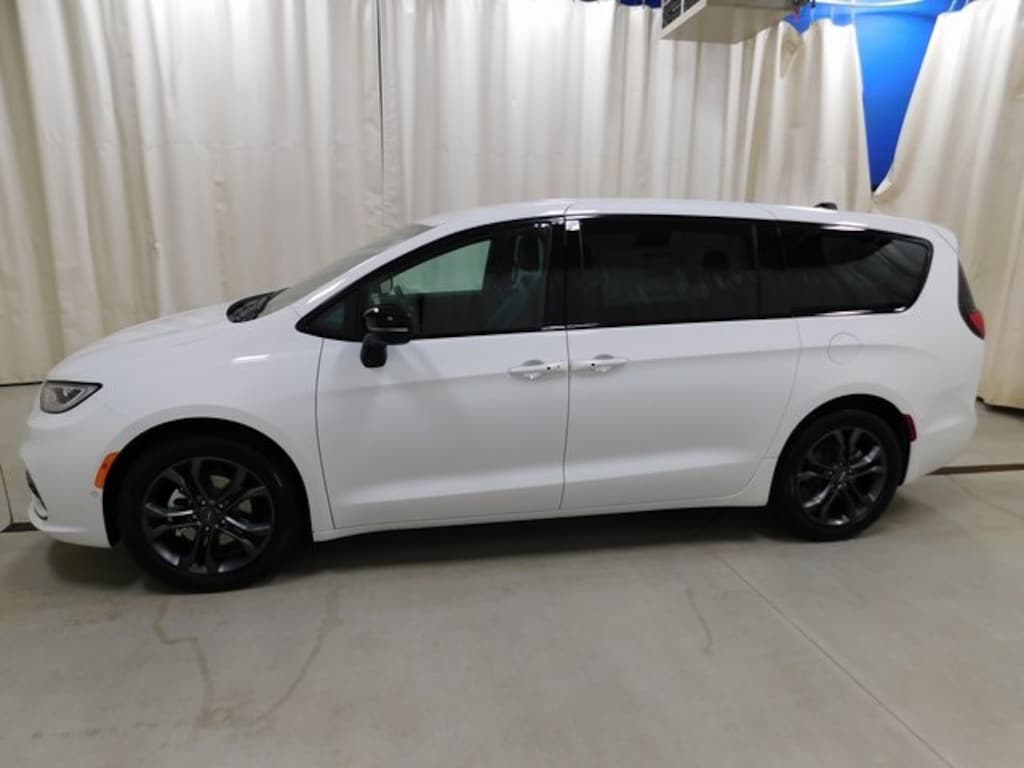 New 2026 Chrysler Pacifica SELECT Passenger Van